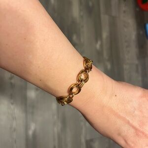 Elegant Gold Chain Bracelet
